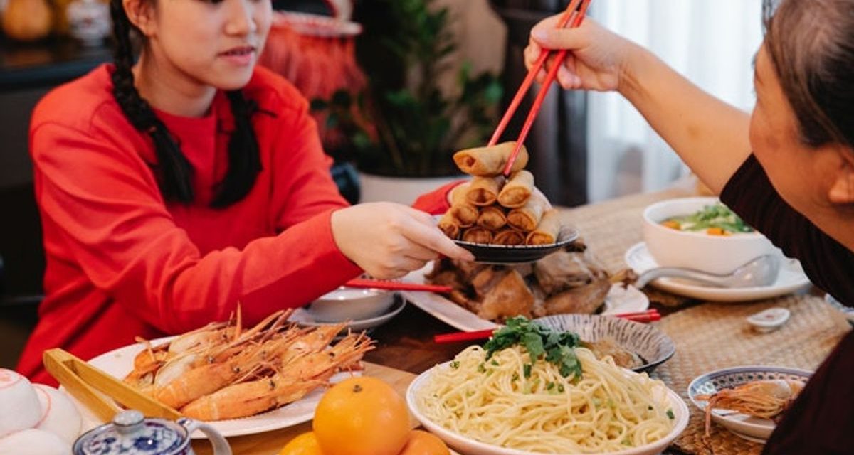 Perayaan Imlek Dan Tradisi Kuliner Yang Mengikat Keluarga