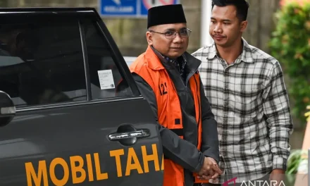 Kabar Terkini Yaqut Cholil Tiba Di KPK Dan Masuk Rutan Lagi
