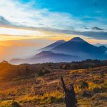 Tracking Seru Gunung Prau Yang Hanya Butuh Waktu 2 Jam Saja