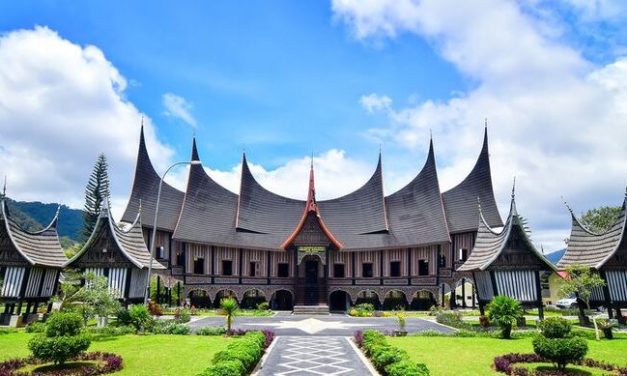 Rumah Adat Padang Kekayaan Budaya Masyarakat Minangkabau